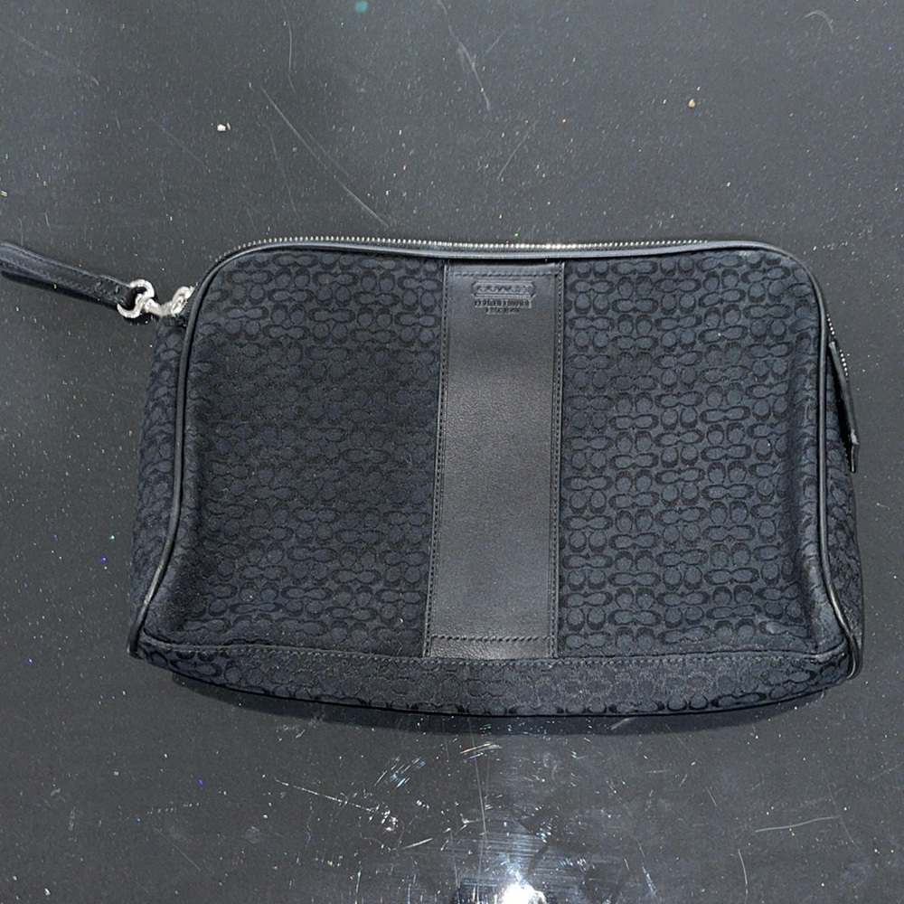 Coach clutch authentic